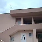 아파트 Pervan By The 2 Bedrooms