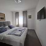 Pervan By The 2 Bedrooms 아파트 제제라