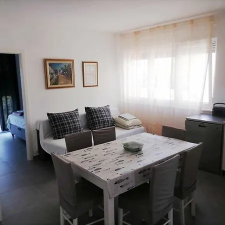 Apartment Pervan By The 2 Bedrooms *