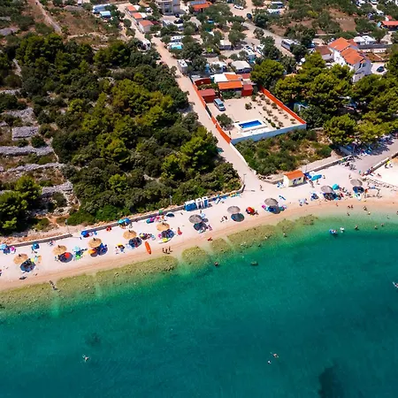 Pervan By The 2 Bedrooms Апартаменты Езера