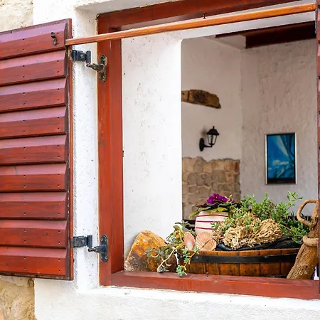 Pervan By The 2 Bedrooms *