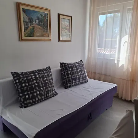 Pervan By The 2 Bedrooms Езера