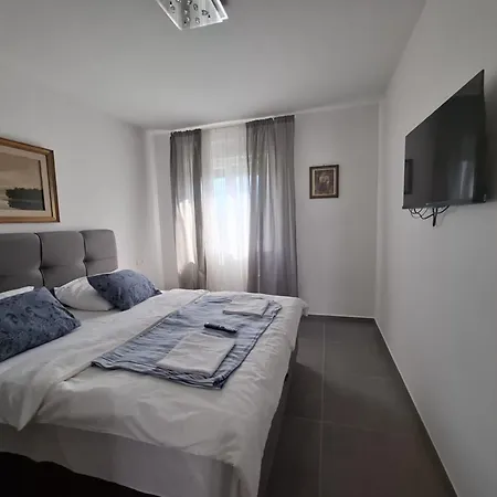 Pervan By The 2 Bedrooms شقة يزيرا