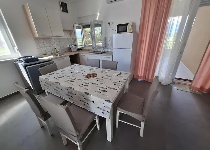 Pervan By The 2 Bedrooms