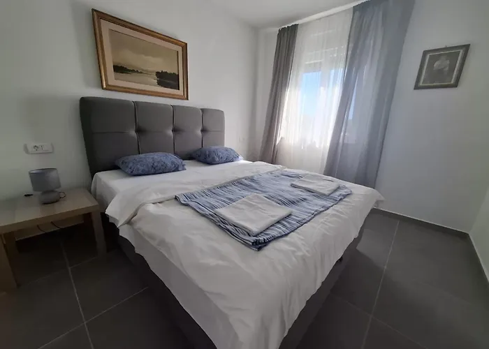 Апартаменты Pervan By The 2 Bedrooms