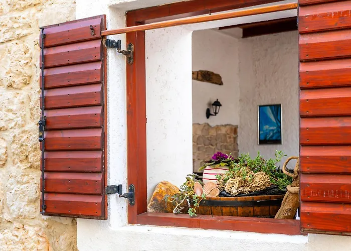 Pervan By The 2 Bedrooms *