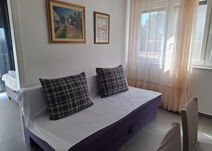 Pervan By The 2 Bedrooms Езера