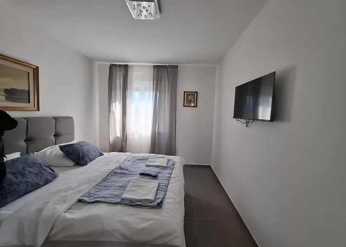 Апартаменты Pervan By The 2 Bedrooms