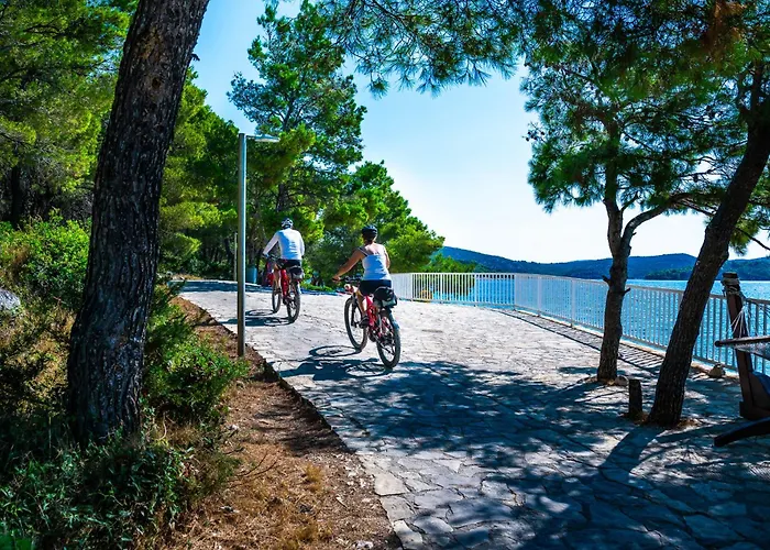 Pervan By The 2 Bedrooms Езера