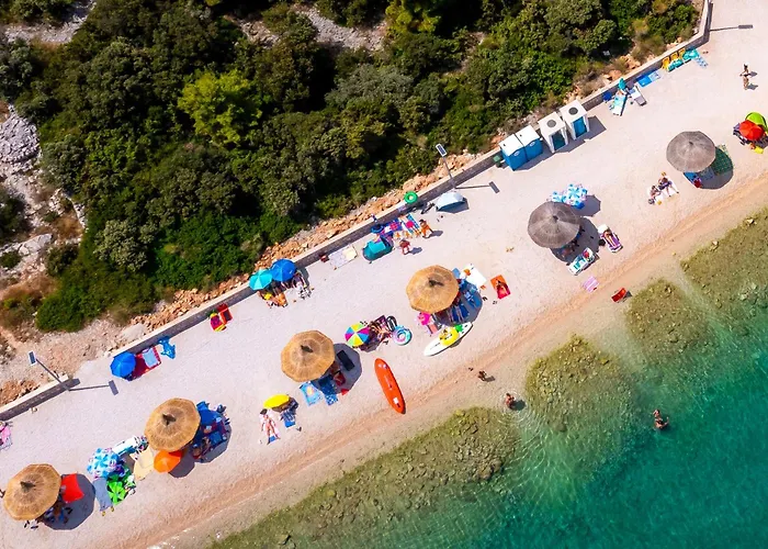 Pervan By The 2 Bedrooms Апартаменты Езера